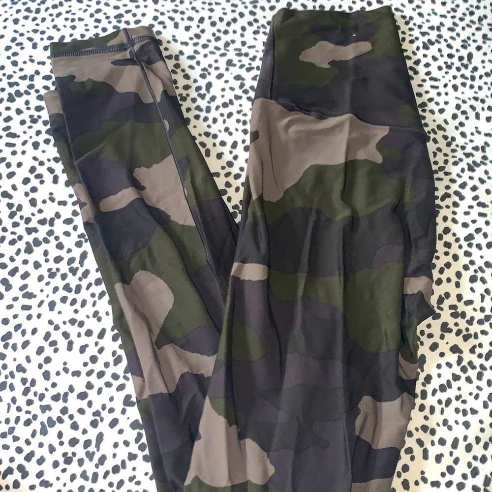 XS camo aerie leggings